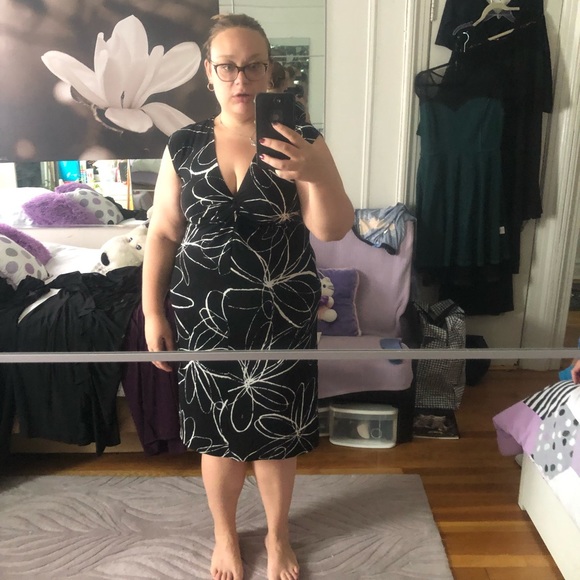 Elegant black with white flowers dress - Picture 5 of 5